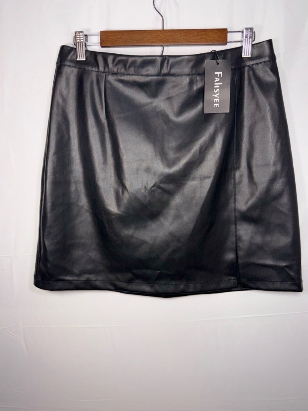 Fahsyee NWT Women Black Faux Leather Mini Skirt Size XL